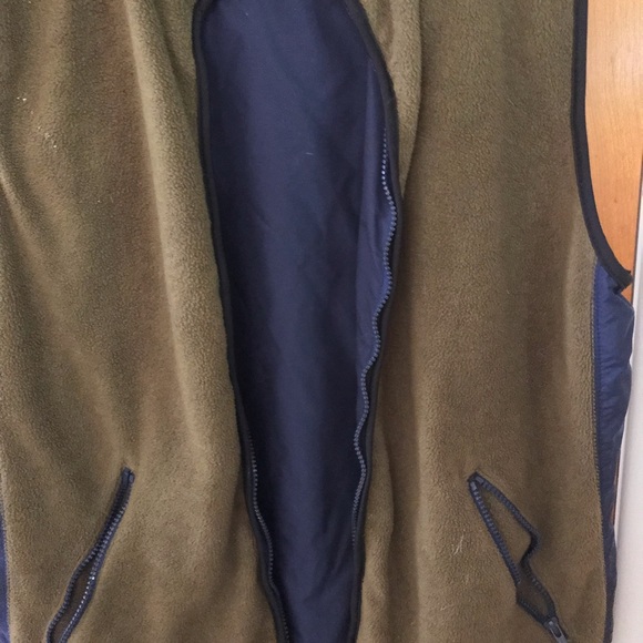 Men’s MAXCXS21 Reversible Vest from Macy’s - Picture 2 of 8